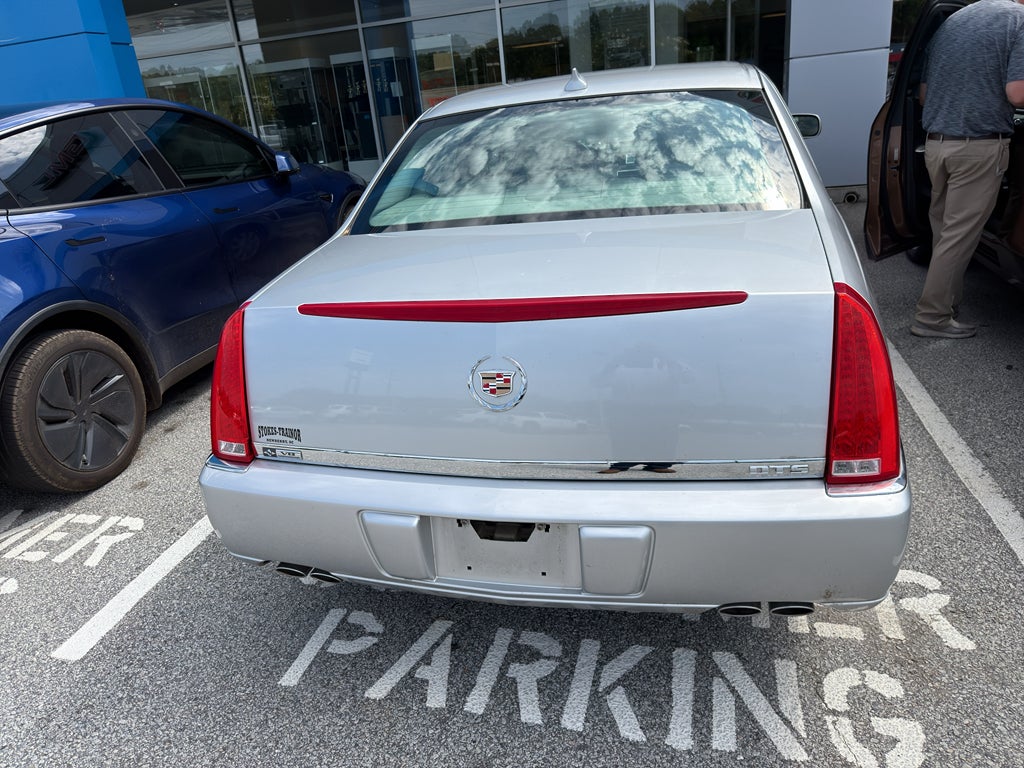 2011 Cadillac DTS Base