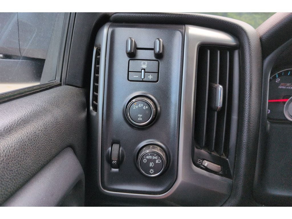 2017 Chevrolet Silverado 2500HD 16