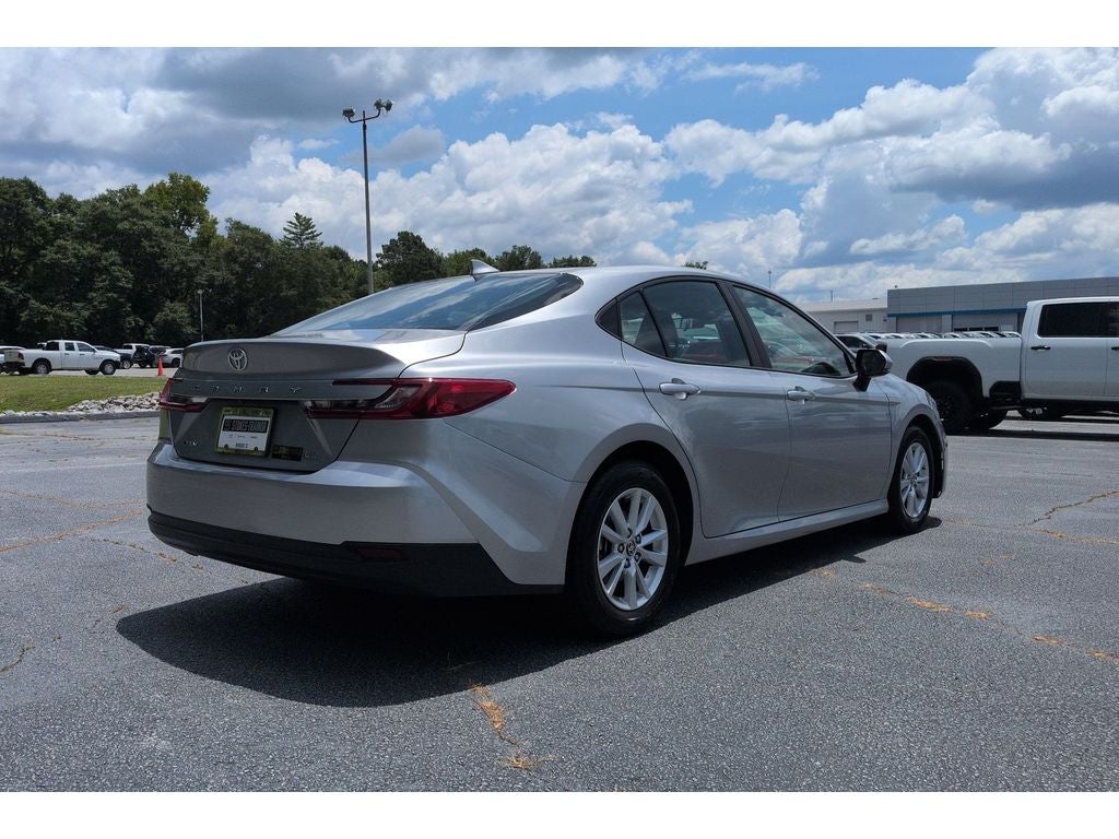 2025 Toyota Camry 8